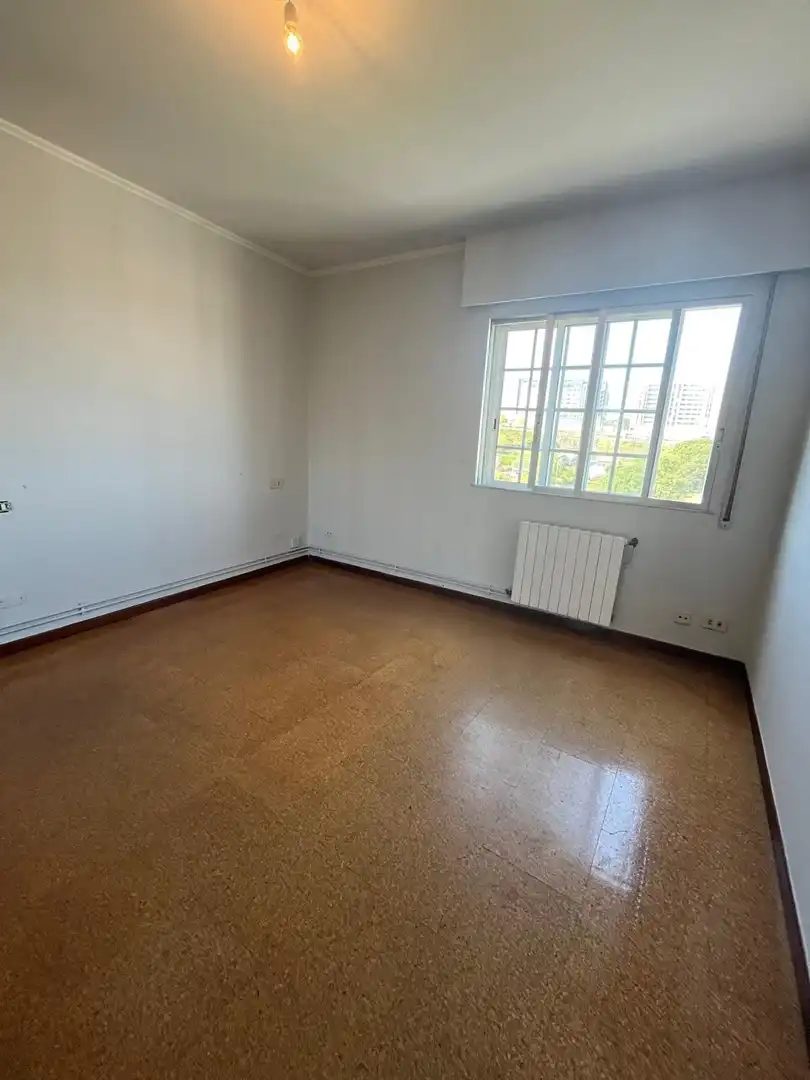 Dormitori de Casa o xalet en venda en A Coruña Capital  amb Calefacció i Traster