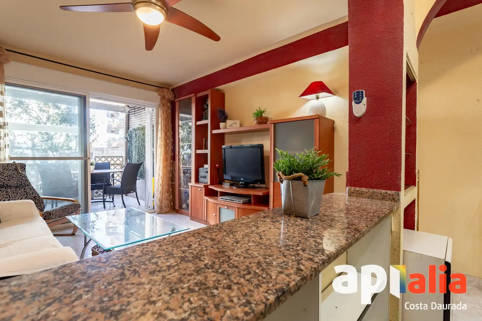 Sala de estar de Apartamento en venta en Salou con Aire acondicionado, Terraza y Amueblado
