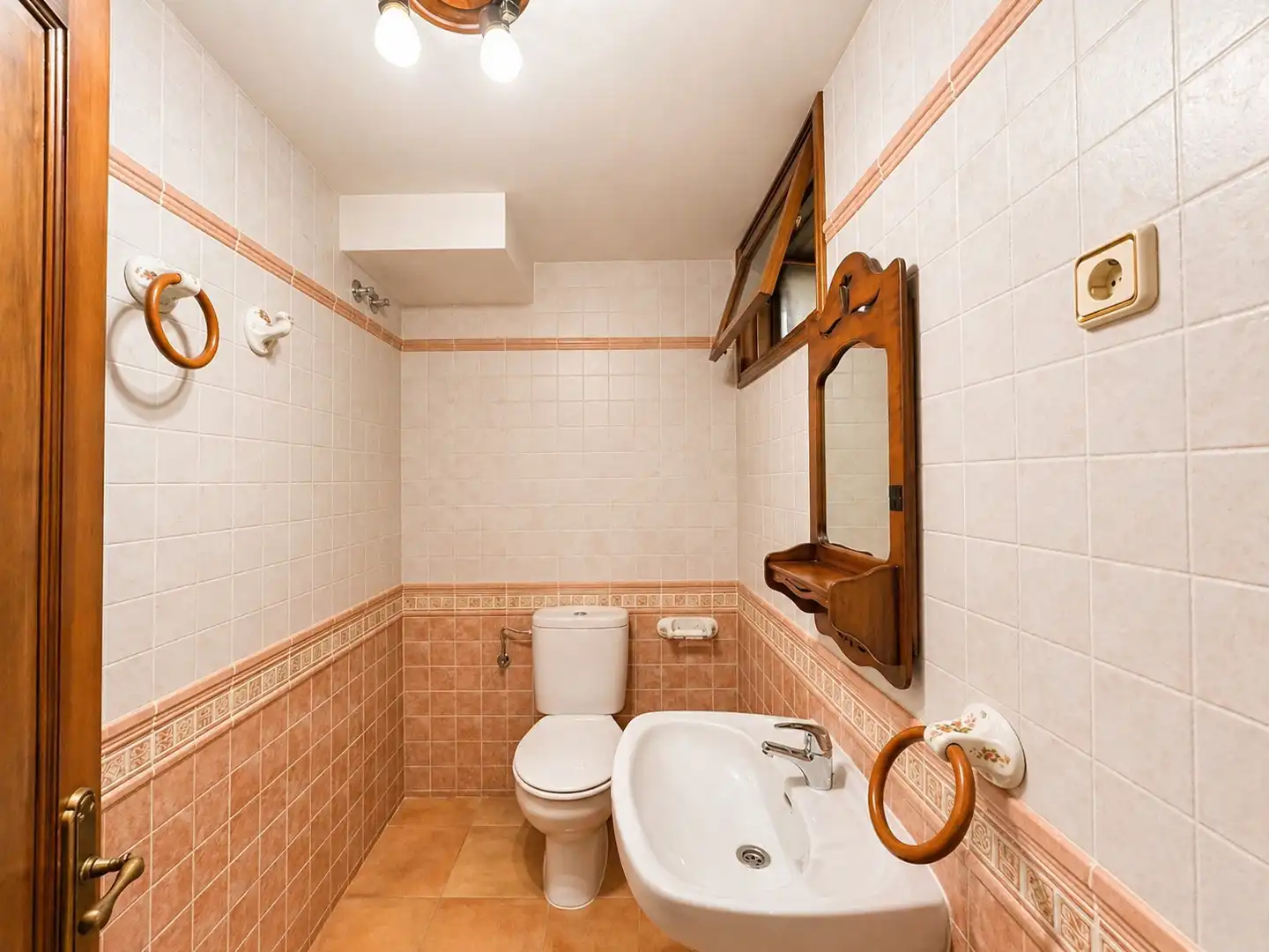 Bany de Casa o xalet en venda en Guadarrama amb Calefacció, Jardí privat i Parquet