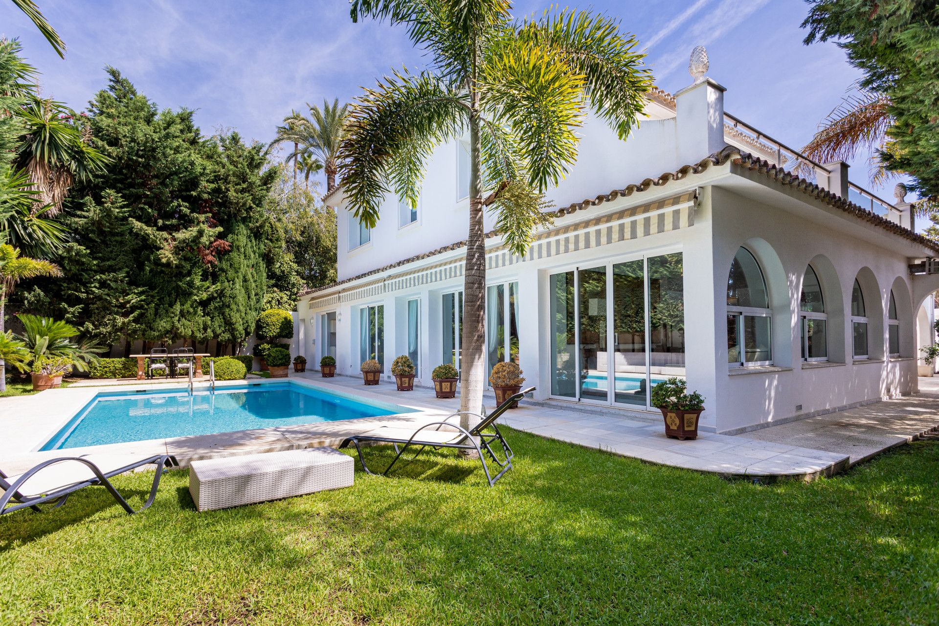 Garden of House or chalet for sale in Marbella  with Air Conditioner, Heating and Private garden
