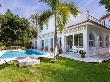 Casa amb piscina en venda a DEL LOBO-UR LOS MONTEROS 7