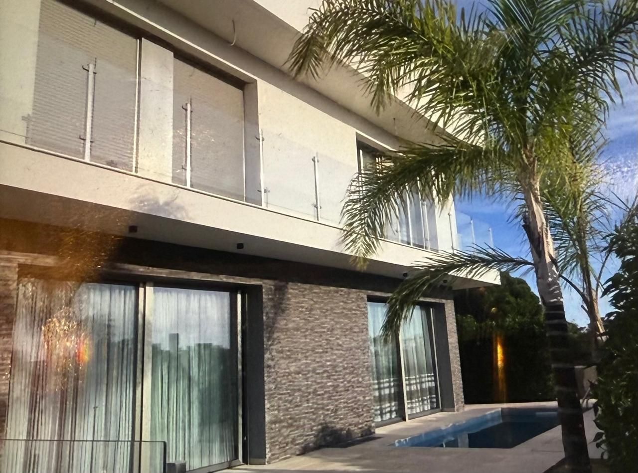 Vista exterior de Casa adosada de lloguer en Cambrils amb Aire condicionat i Traster