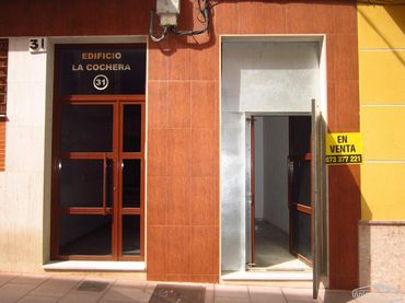Locale commerciale in vendita a Calle Álamos 31