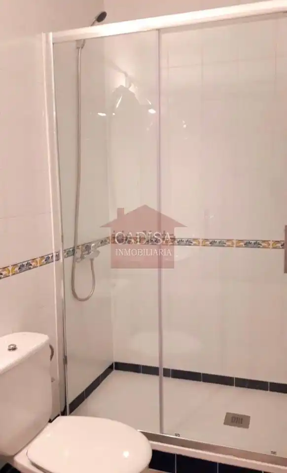 Baño de Piso de alquiler en Salamanca con Calefacción y Amueblado