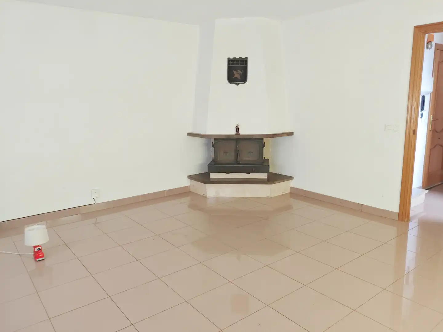 Sala d'estar de Casa adosada en venda en Salt amb Calefacció, Terrassa i Forn