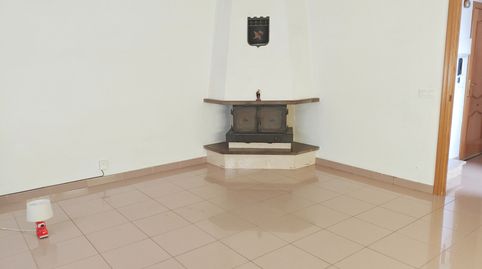 Foto 2 de Casa adosada en venda a Plaça del Canigó, Maçana, Salt