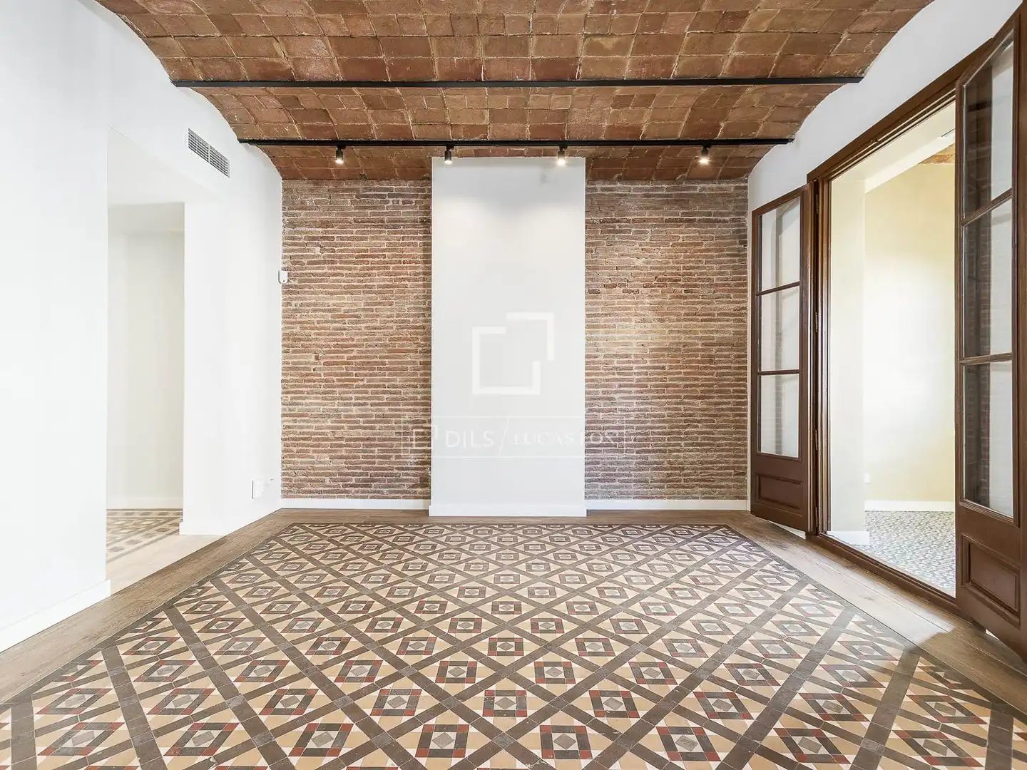 Flat with lift for sale in Eixample