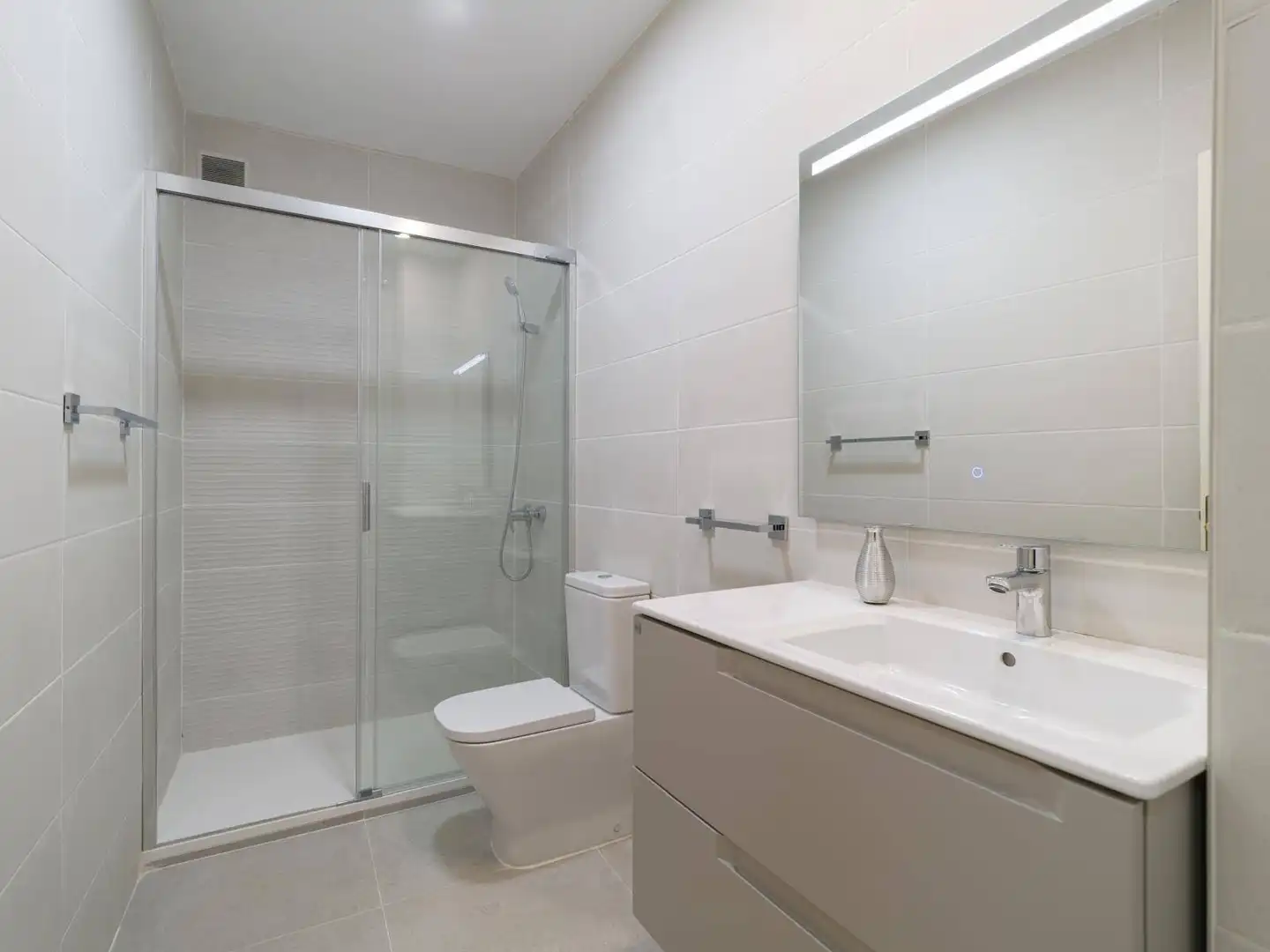 Bathroom of Flat for sale in Las Palmas de Gran Canaria  with Air Conditioner and Balcony