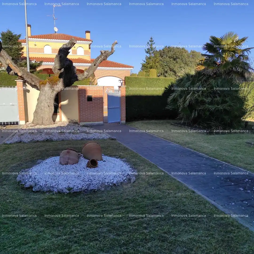 Jardín de Casa adosada en venta en Salamanca con Calefacción