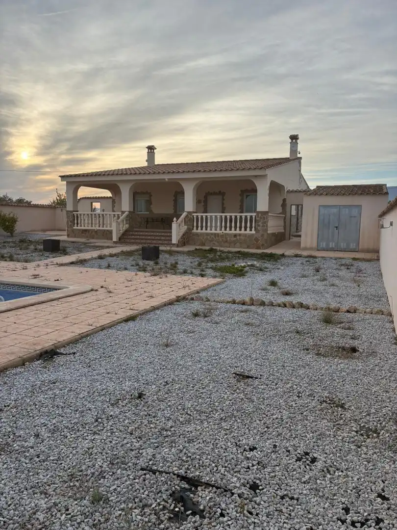Villa à vendre à Monóvar  / Monòver