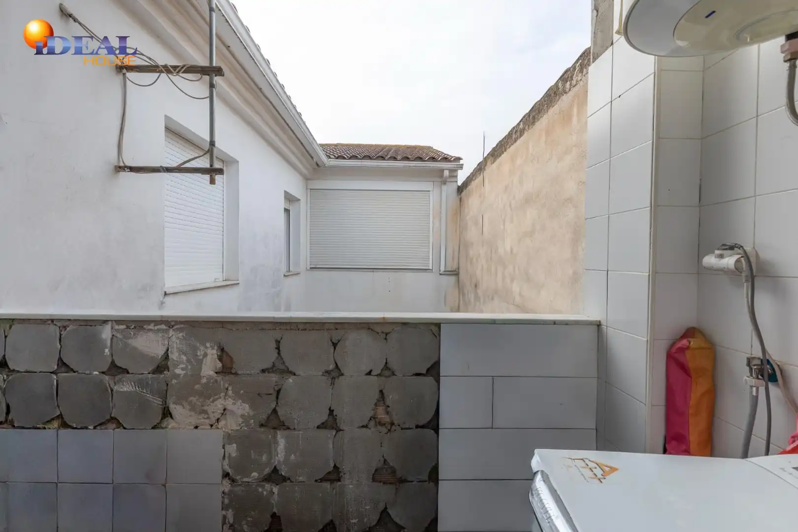 Vista exterior de Pis en venda en Fuente Vaqueros amb Aire condicionat i Balcó