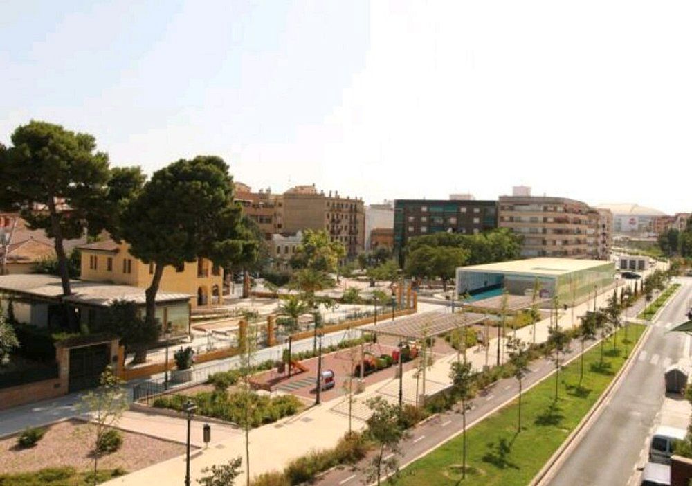 Vista exterior de Casa o xalet en venda en  Valencia Capital amb Aire condicionat, Calefacció i Jardí privat