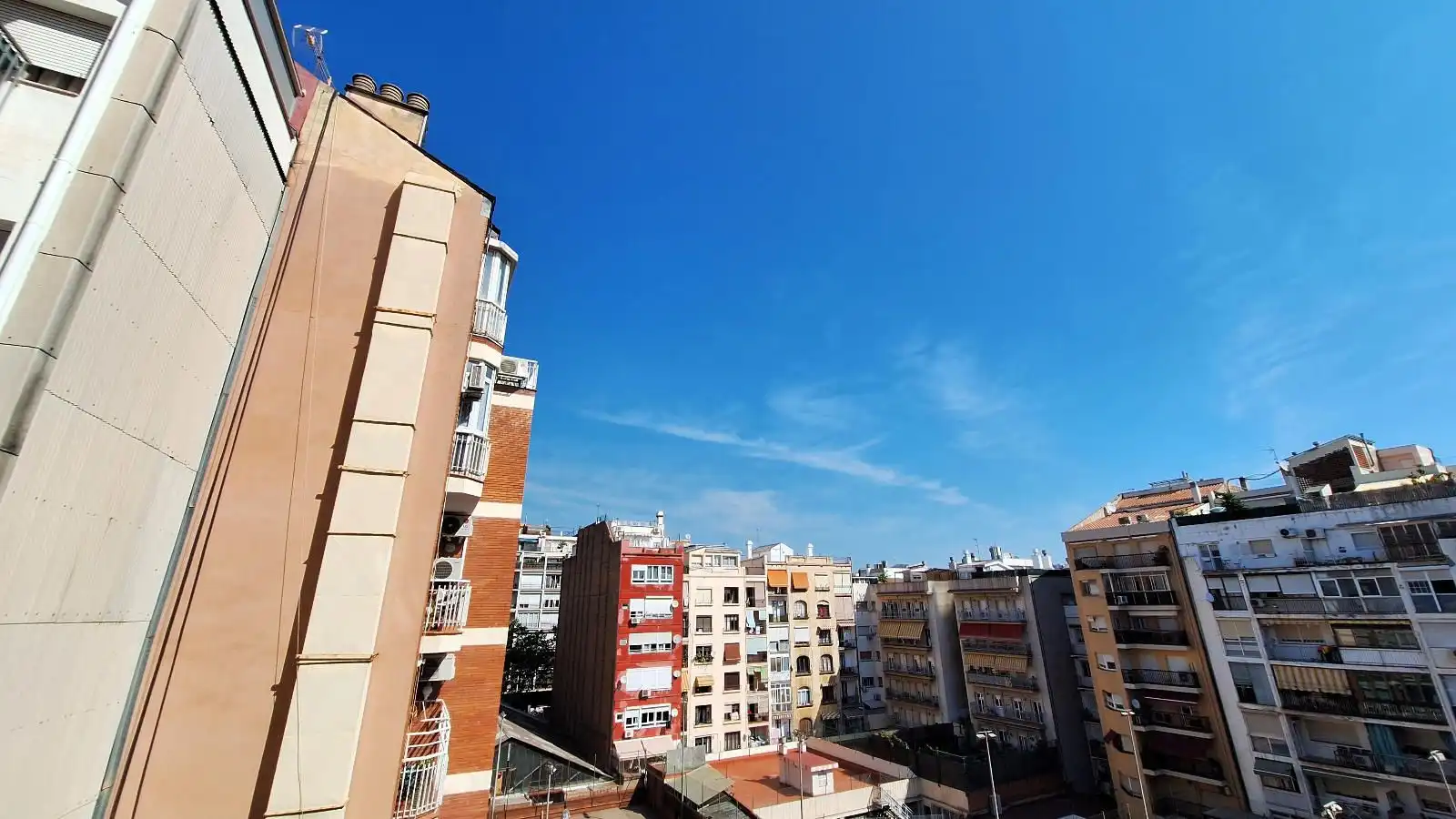 Exterior view of Flat for rent in Eixample