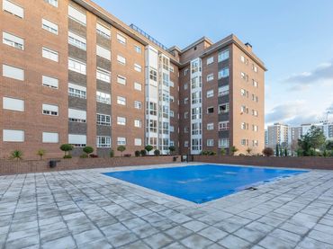 Flat with pool to rent in Avenida Isabel de Valois