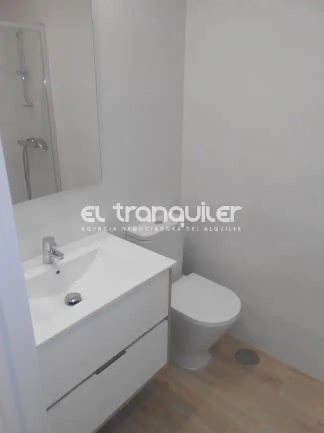 Baño de Piso en venta en Getafe con Terraza y Lavadora