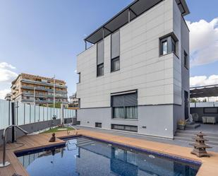 Exterior view of House or chalet for sale in  Granada Capital  with Air Conditioner, Heating and Terrace