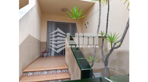 Ref   28989ADOSADO REFORMADO EN VENTA EN SAGUNTO, DE 122 m, 4 HABITACIONES, 2 BAÑOS, COCINA OFFICE, TERRAZA DE 58  m, ORIENTACION