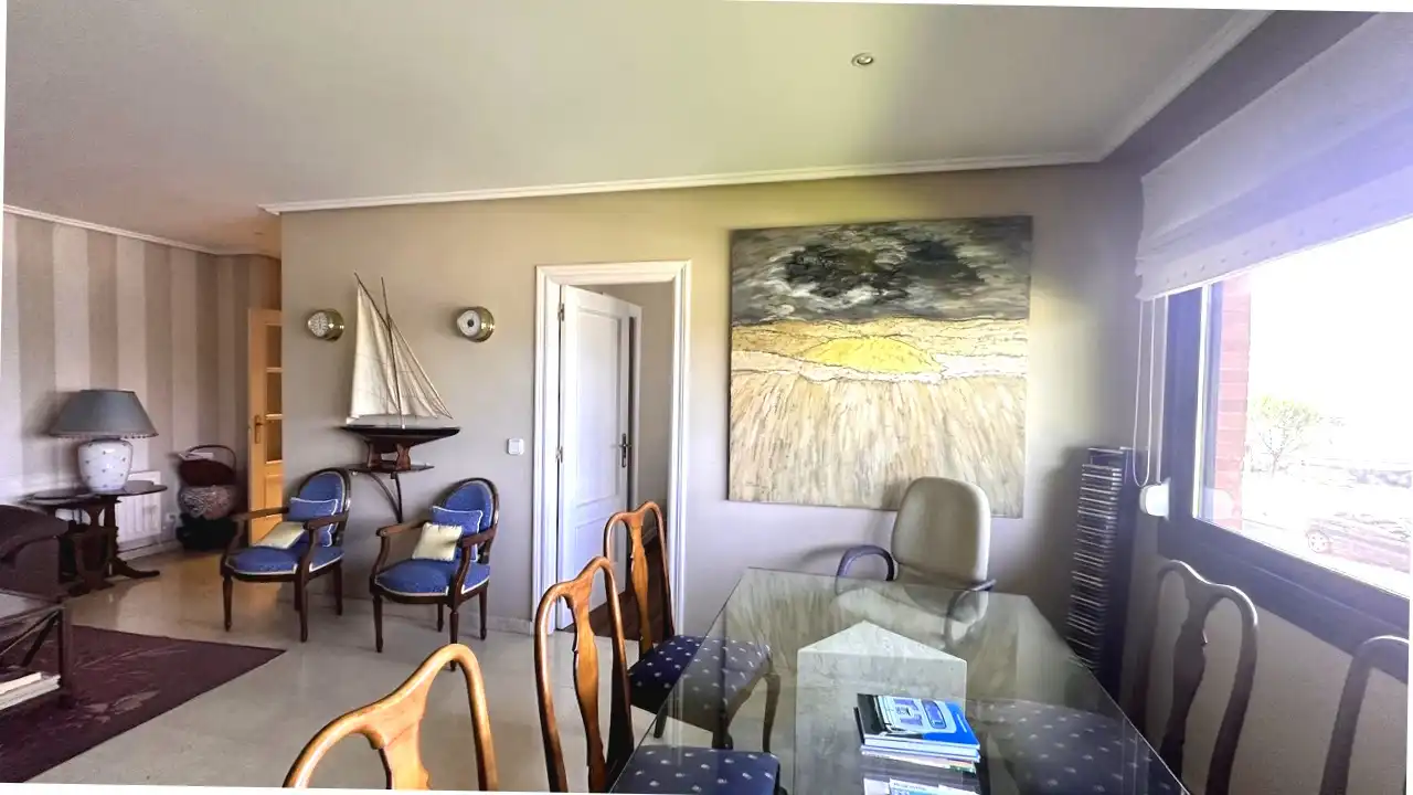 Comedor de Piso en venta en Castro-Urdiales con Calefacción, Trastero y Amueblado