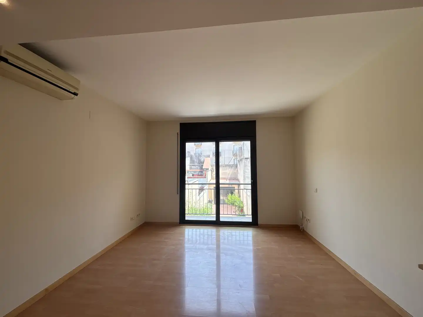 Duplexes for rent in Carrer de Monterols, Creu Alta
