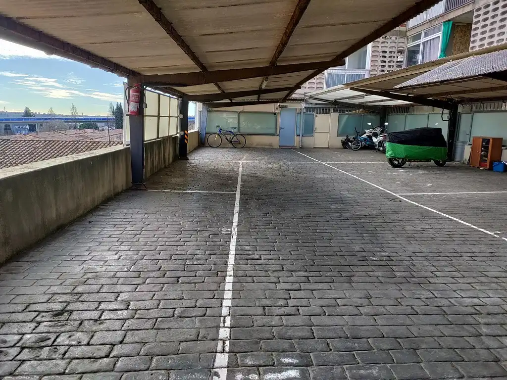 Parkplatz von Garage zum Verkauf in Pallejà