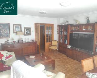 Living room of Flat for sale in  Albacete Capital  with Air Conditioner, Parquet flooring and Balcony