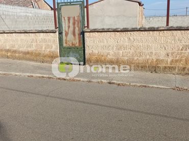 Terreno residencial en venta en Calle Pedrera 18