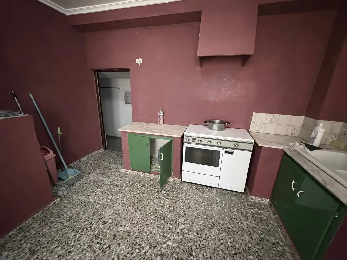Kitchen of Houses for sale in Almansa  with Heating, Swimming Pool and Furnished