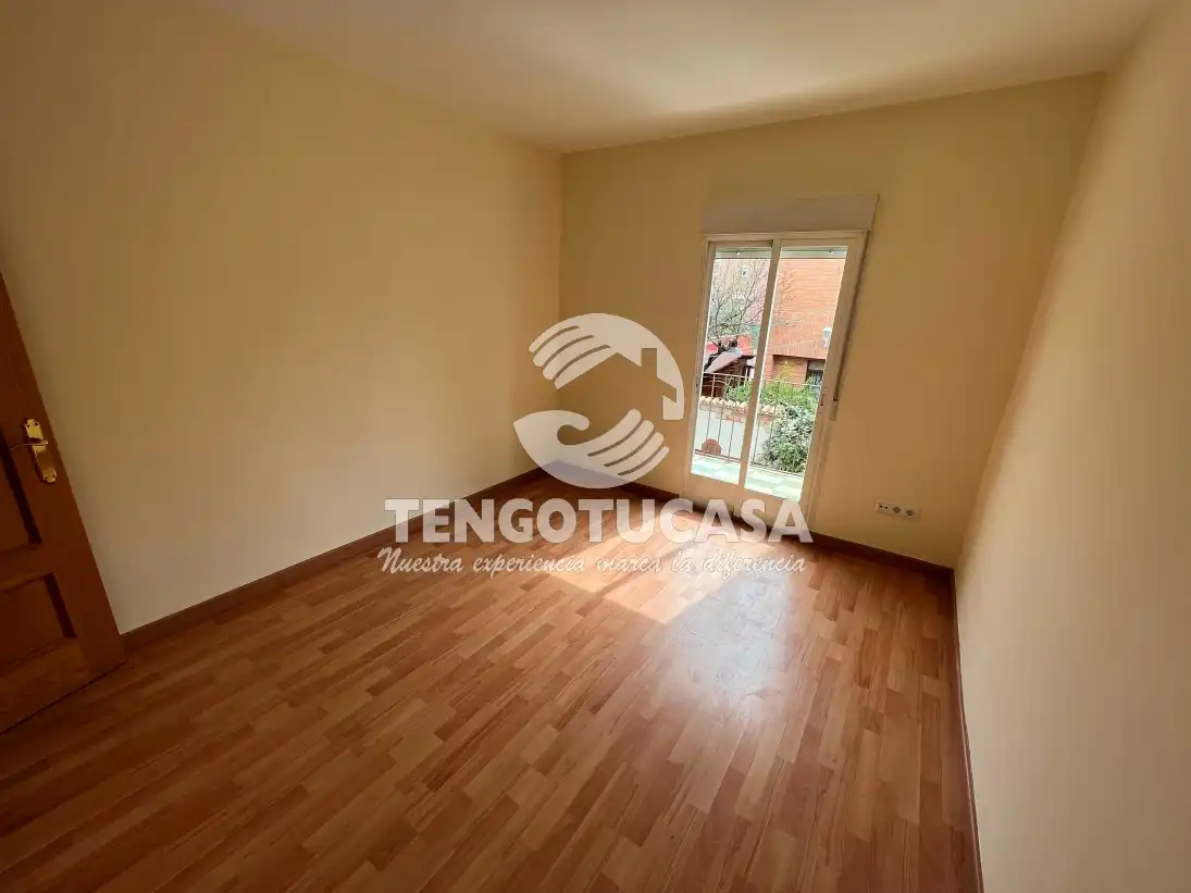 Dormitori de Pis en venda en Madrid amb Calefacció, Parquet i Terrassa