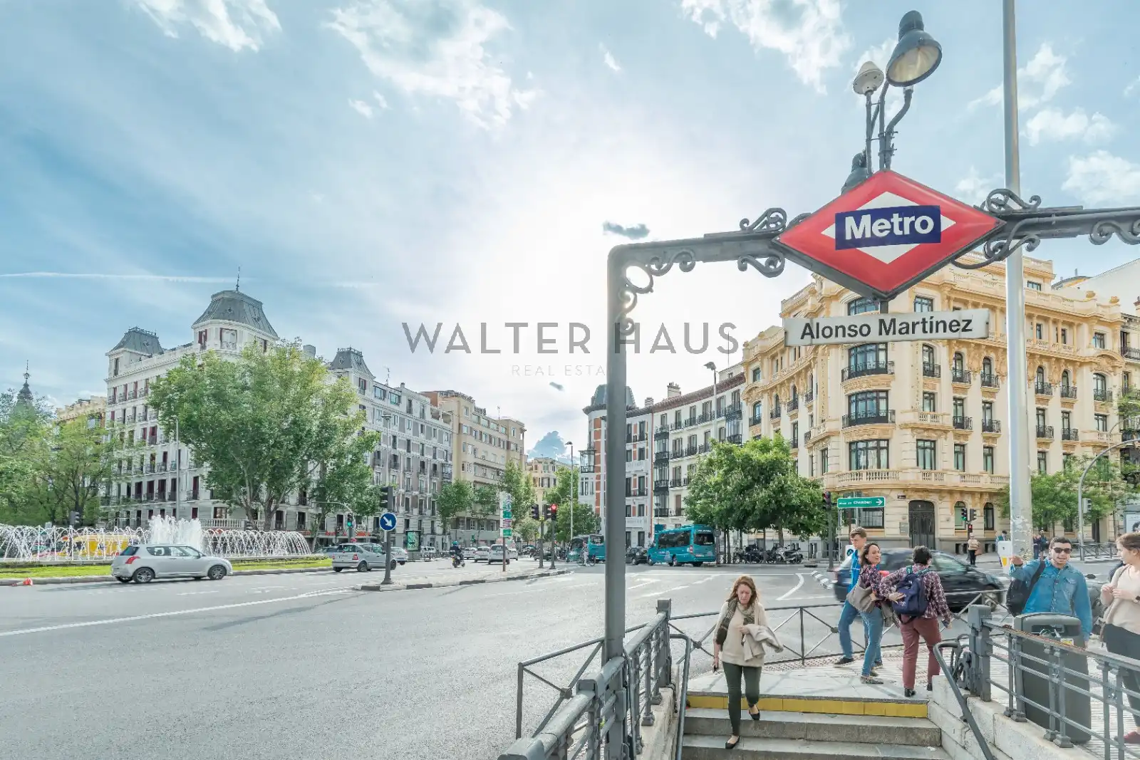 Exterior view of Flat for sale in Madrid  with Air Conditioner, Heating and Oven