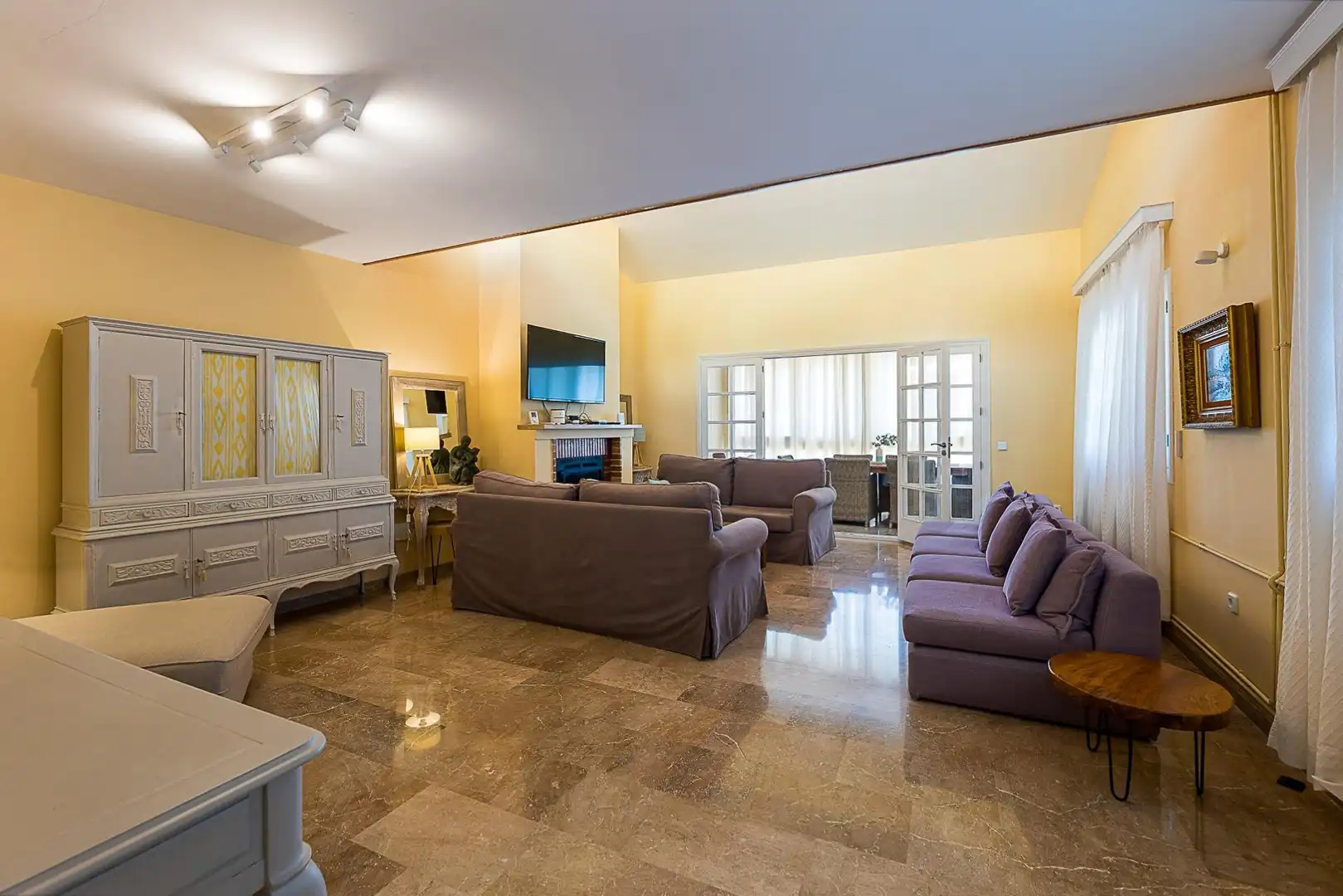 Sala de estar de Casa adosada en venta en Calvià con Aire acondicionado, Calefacción y Jardín privado