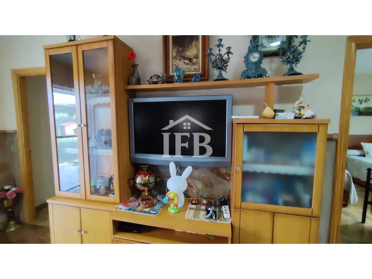 Living room of Country homes for sale in Valverde de Leganés  with Air Conditioner, Heating and Private garden