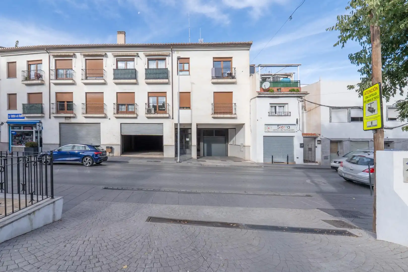 Vista exterior de Local en venta en Ogíjares