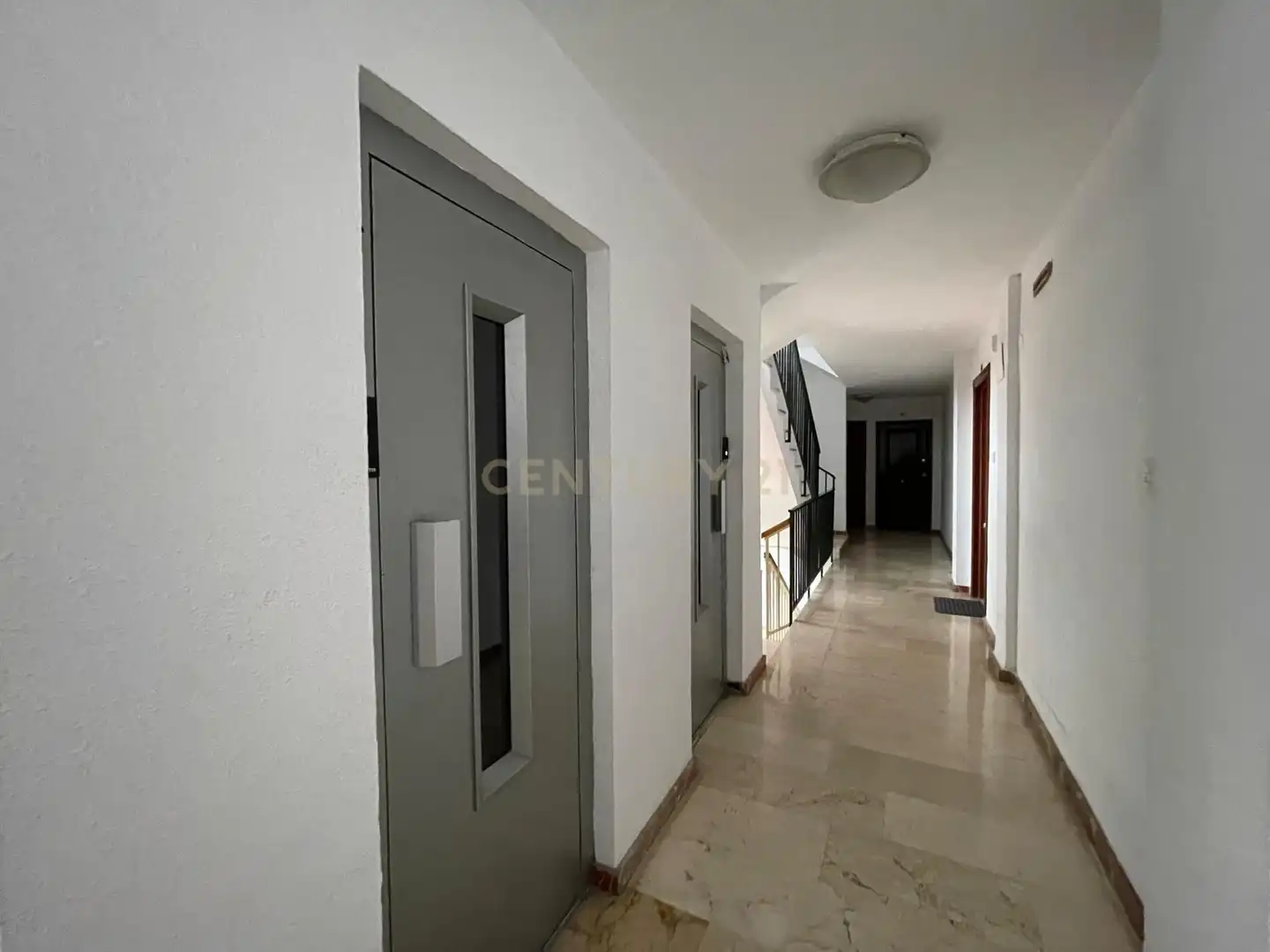 Piso de alquiler en Granada con Lavadora, Microondas y TV