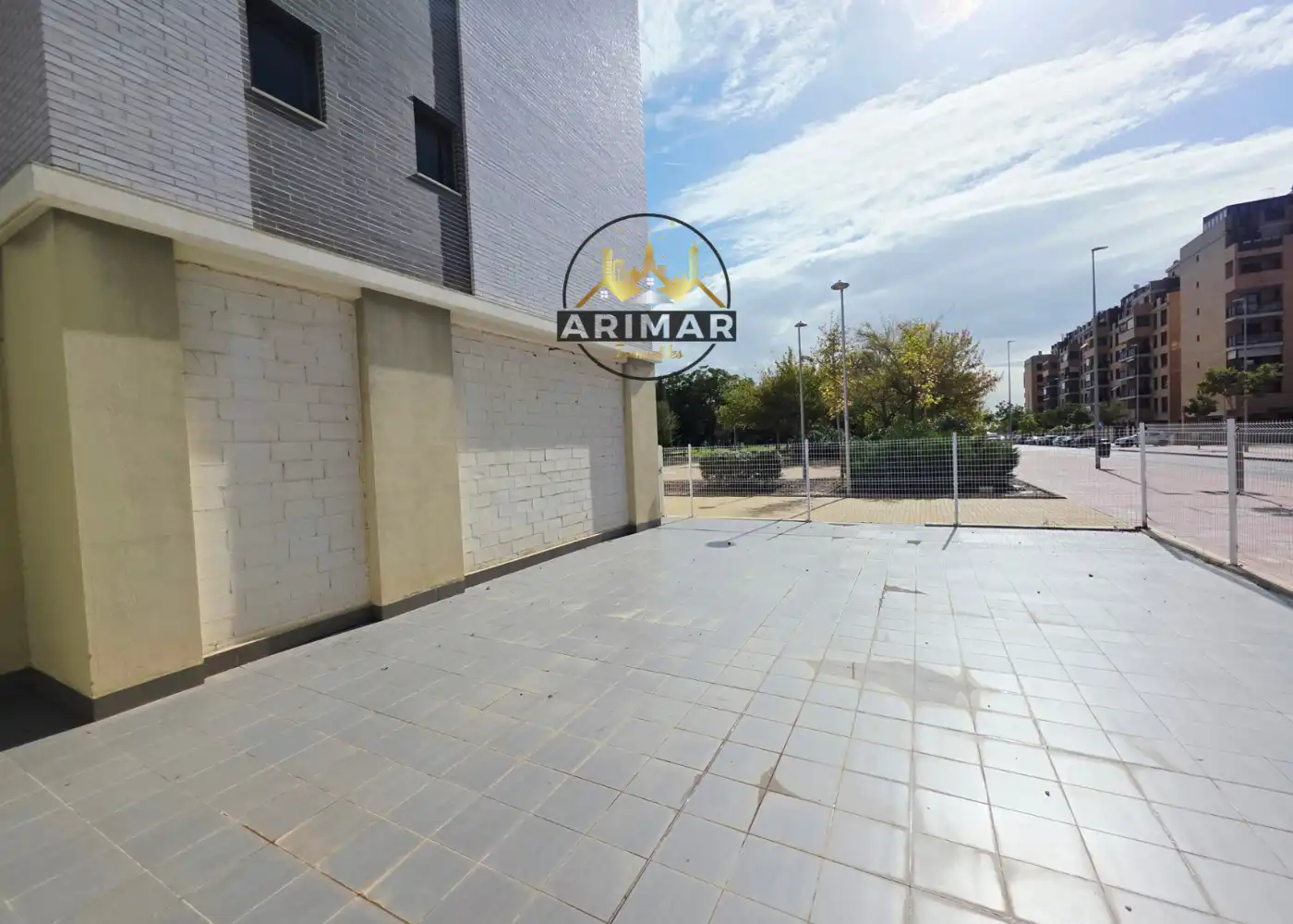 Vista exterior de Local de alquiler en Castellón de la Plana / Castelló de la Plana con Terraza