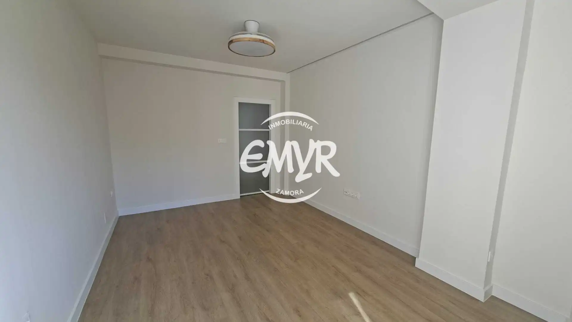 Wohnzimmer von Wohnung zur Miete in Zamora Capital  mit Heizung, Ofen und Waschmaschine