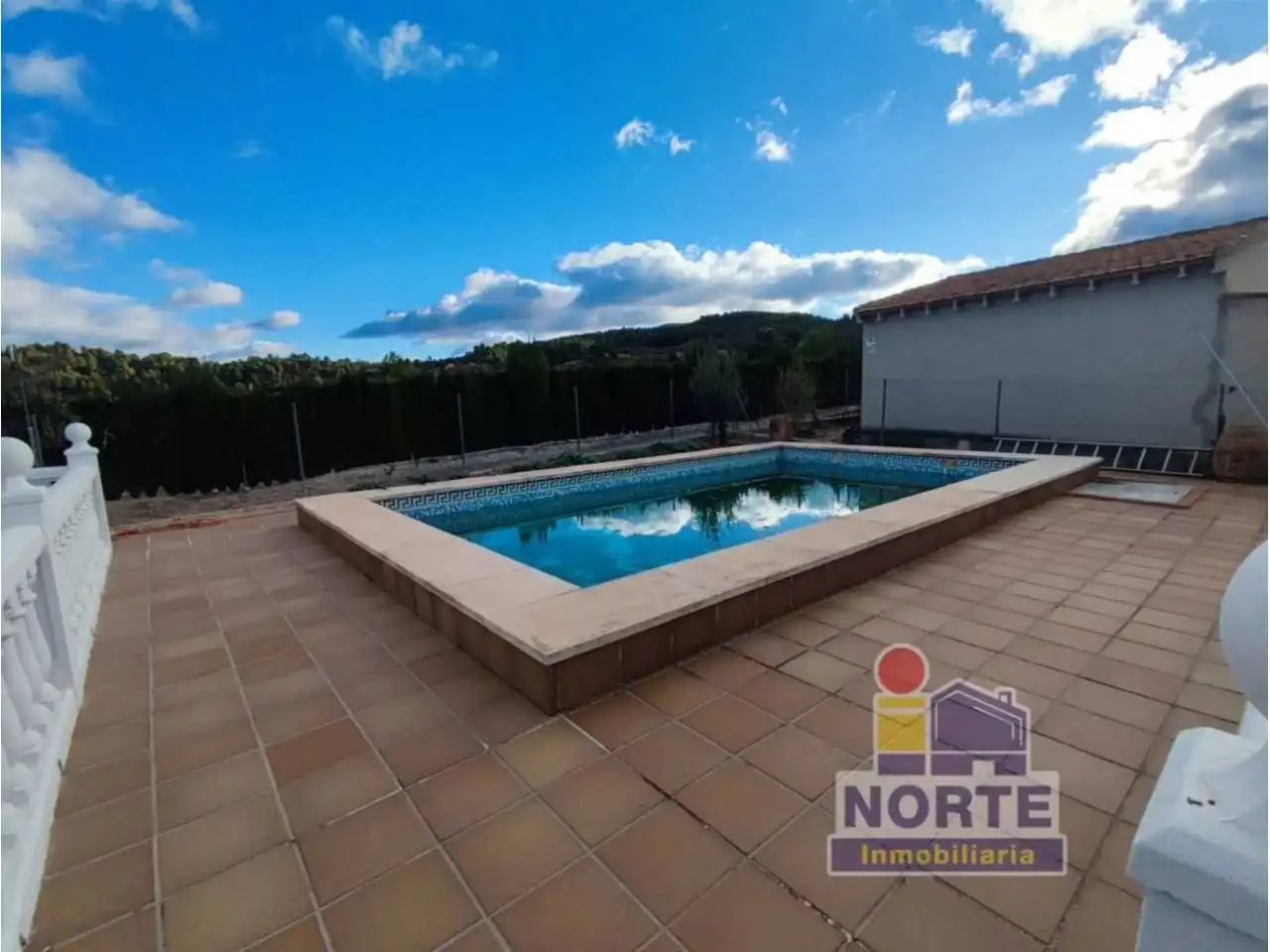 Piscina de Finca rústica en venda en Balones amb Aire condicionat, Jardí privat i Terrassa