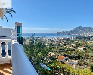 Vista exterior de Casa adosada en venda en Altea amb Piscina