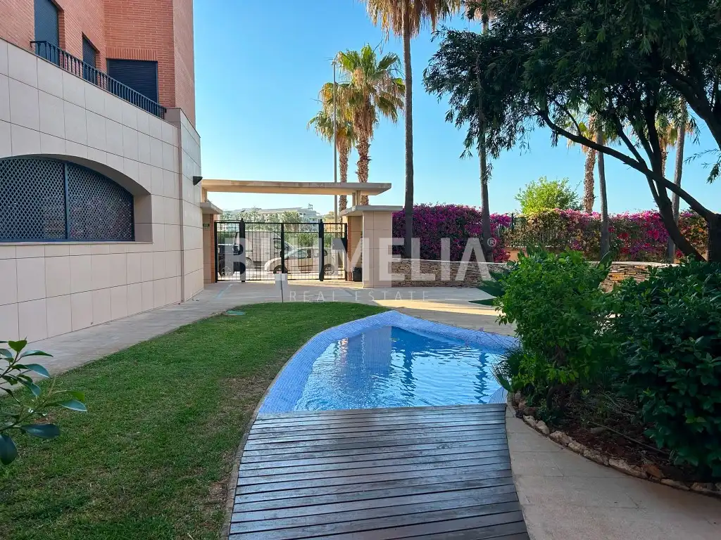 Piscina de Apartamento de alquiler en Dénia con Aire acondicionado, Calefacción y Jardín privado