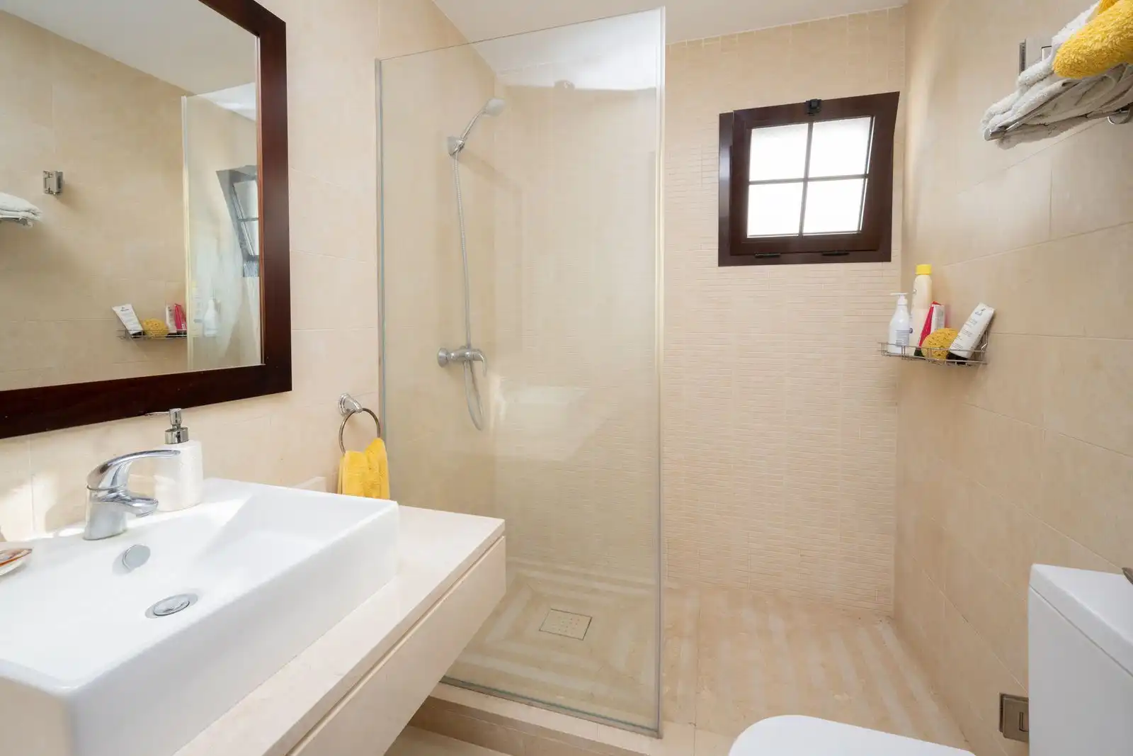 Baño de Ático en venta en Marbella con Aire acondicionado, Internet y Piscina comunitaria