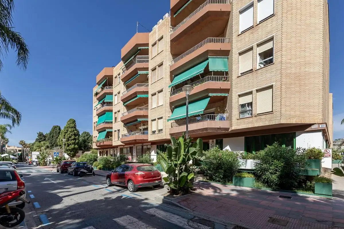 Vista exterior de Local en venta en Almuñécar