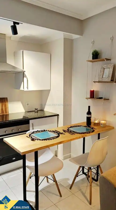 Küche von Wohnung zum Verkauf in Torrevieja mit Klimaanlage, Heizung und Terrasse