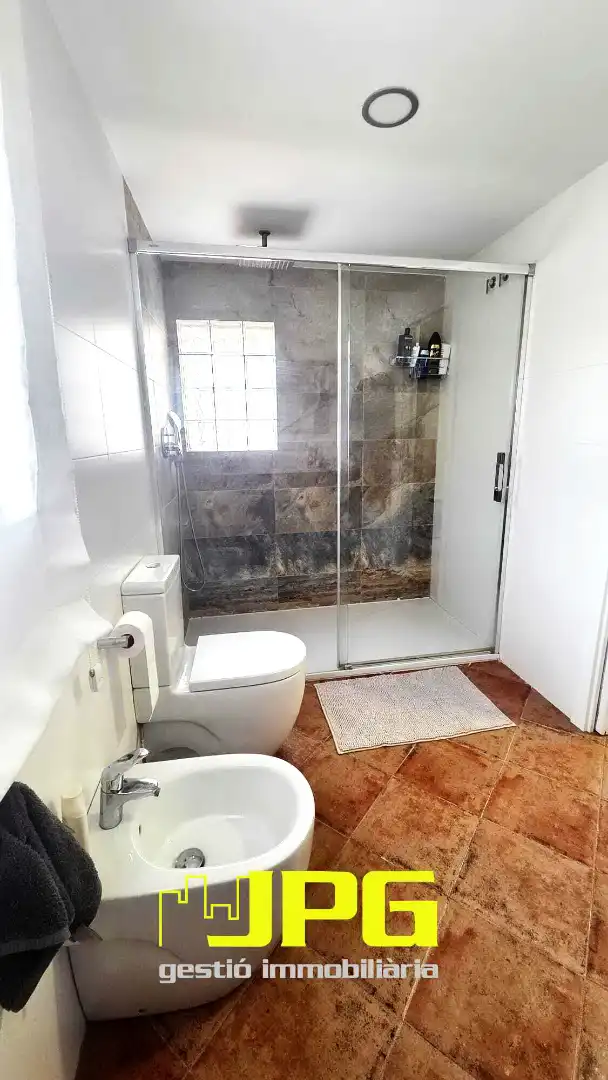 Bathroom of Houses for sale in Mutxamel  with Air Conditioner, Heating and Private garden