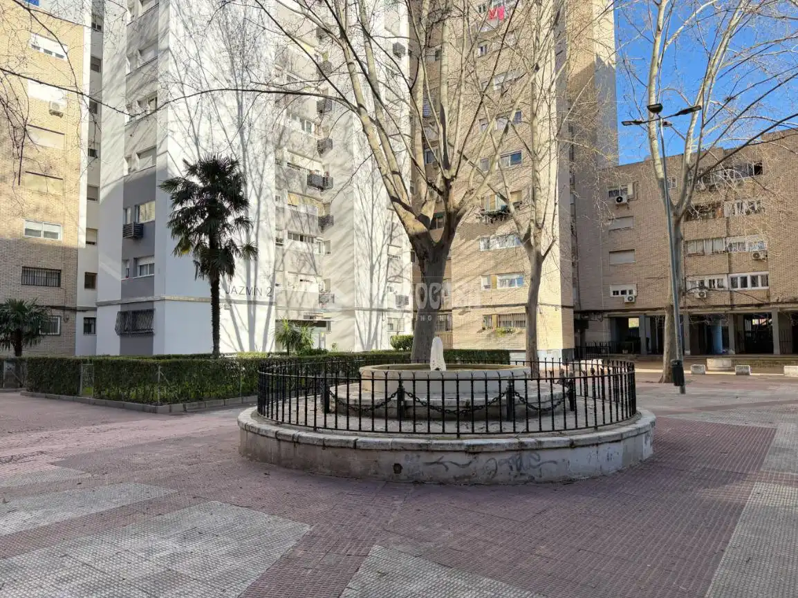 Außenansicht von Wohnung zum Verkauf in Alcalá de Henares