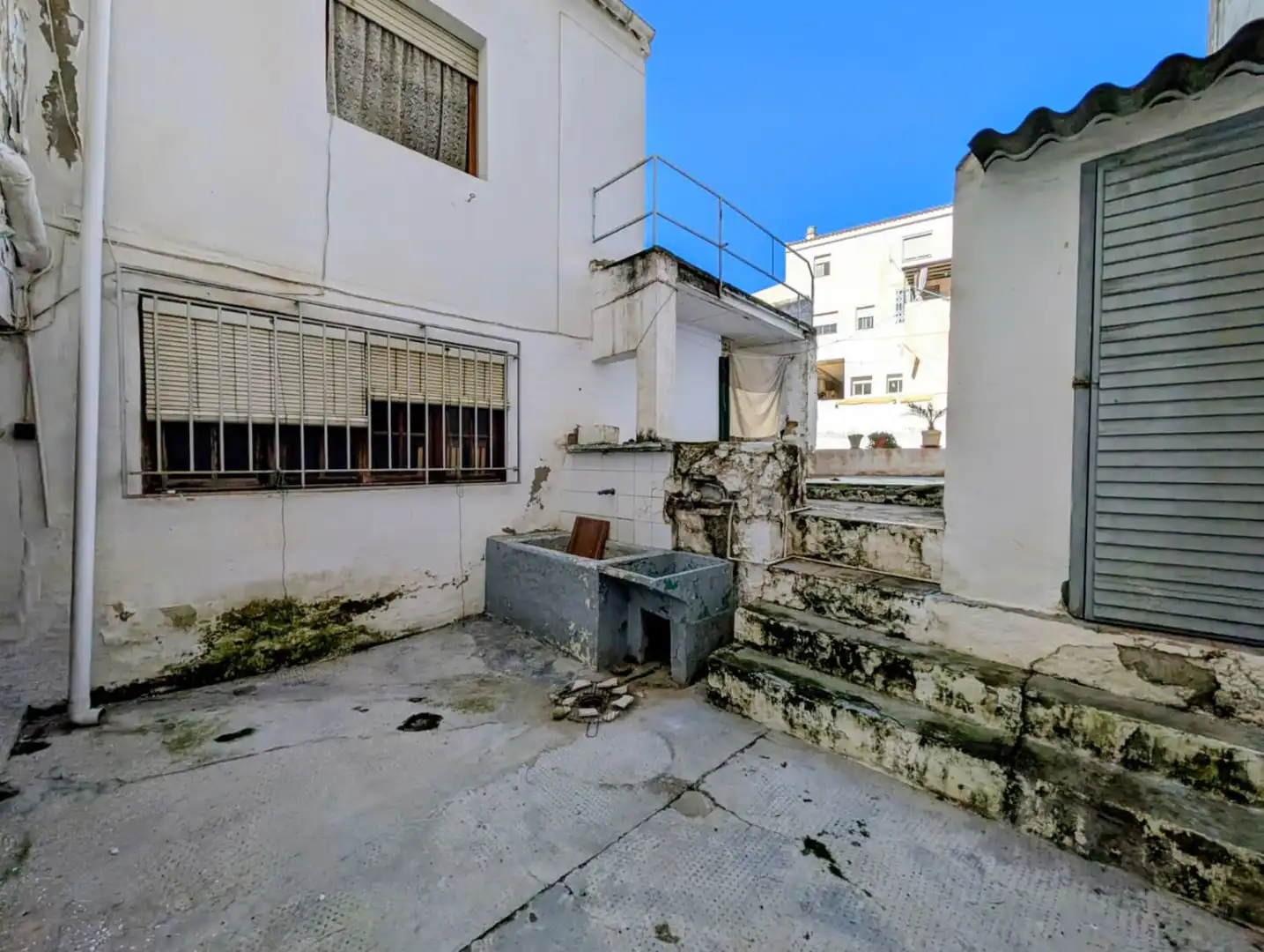 Vista exterior de Casa o xalet en venda en Loja amb Terrassa