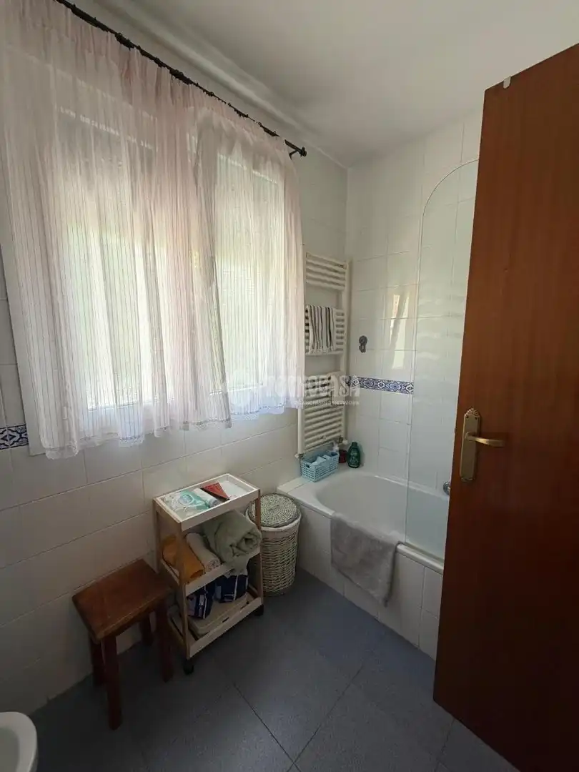 Bathroom of Detached homes for sale in Utrera  with Air Conditioner and Community pool