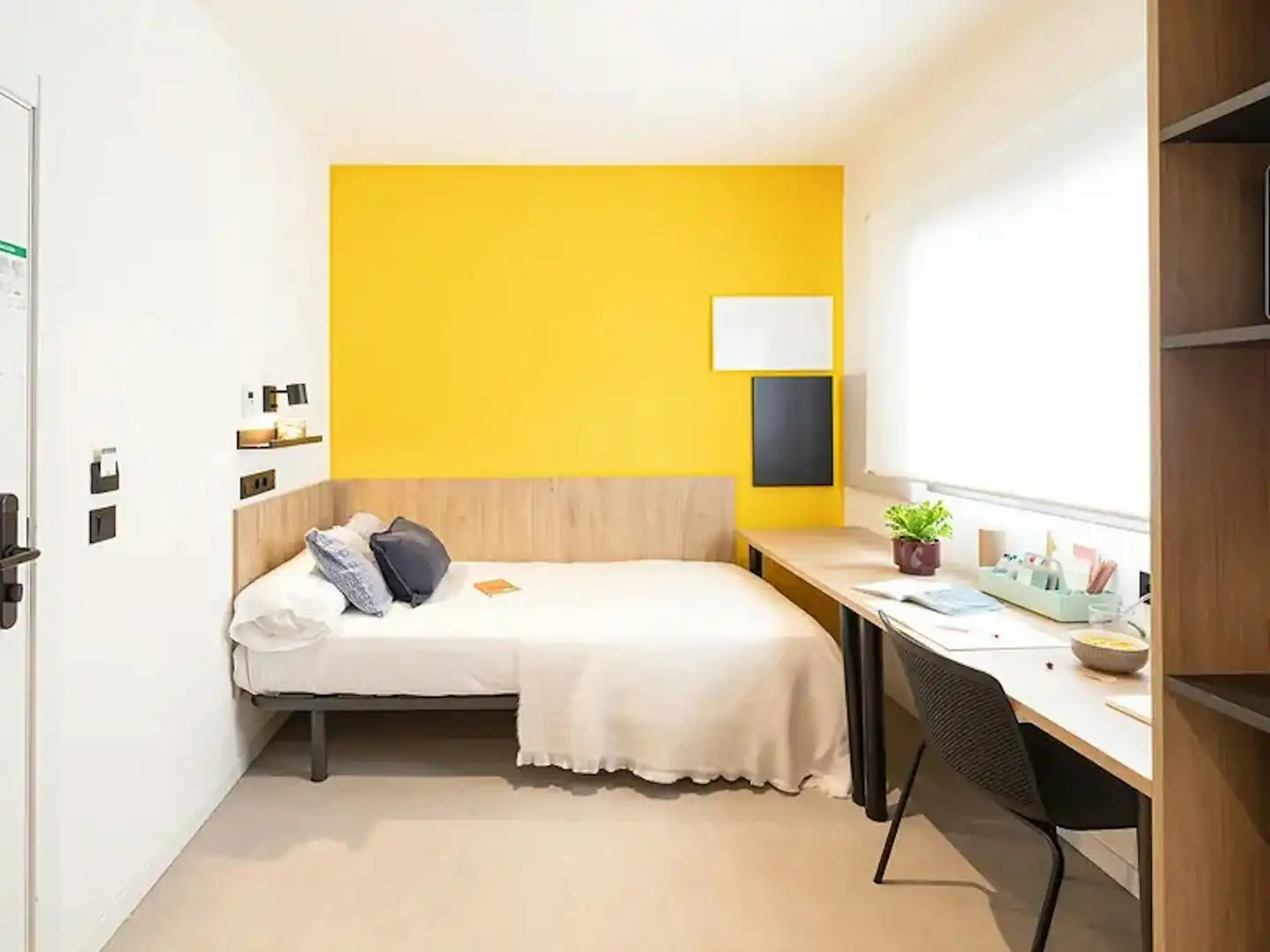Schlafzimmer von Gebäude zur Miete in Sevilla