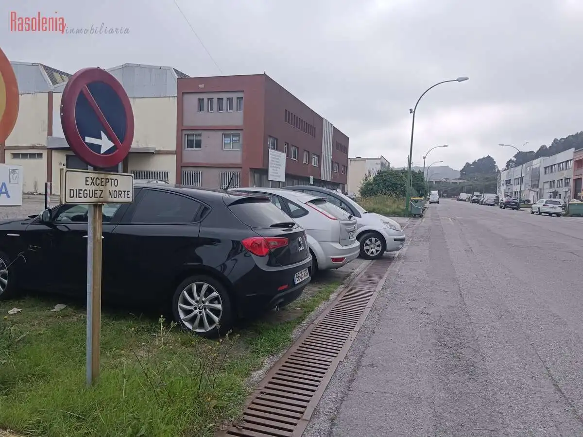 Parking de Terreno industrial en venta en A Coruña Capital 