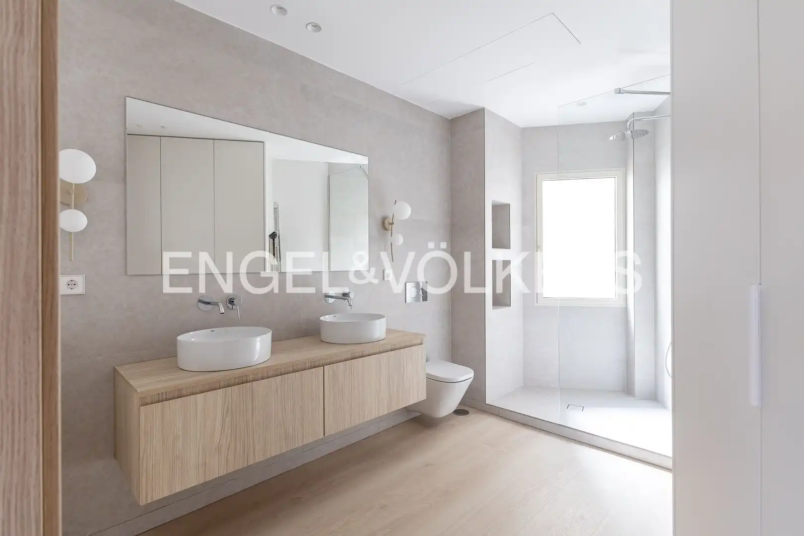 Bathroom of Flat for sale in Madrid  with Air Conditioner, Heating and Terrace