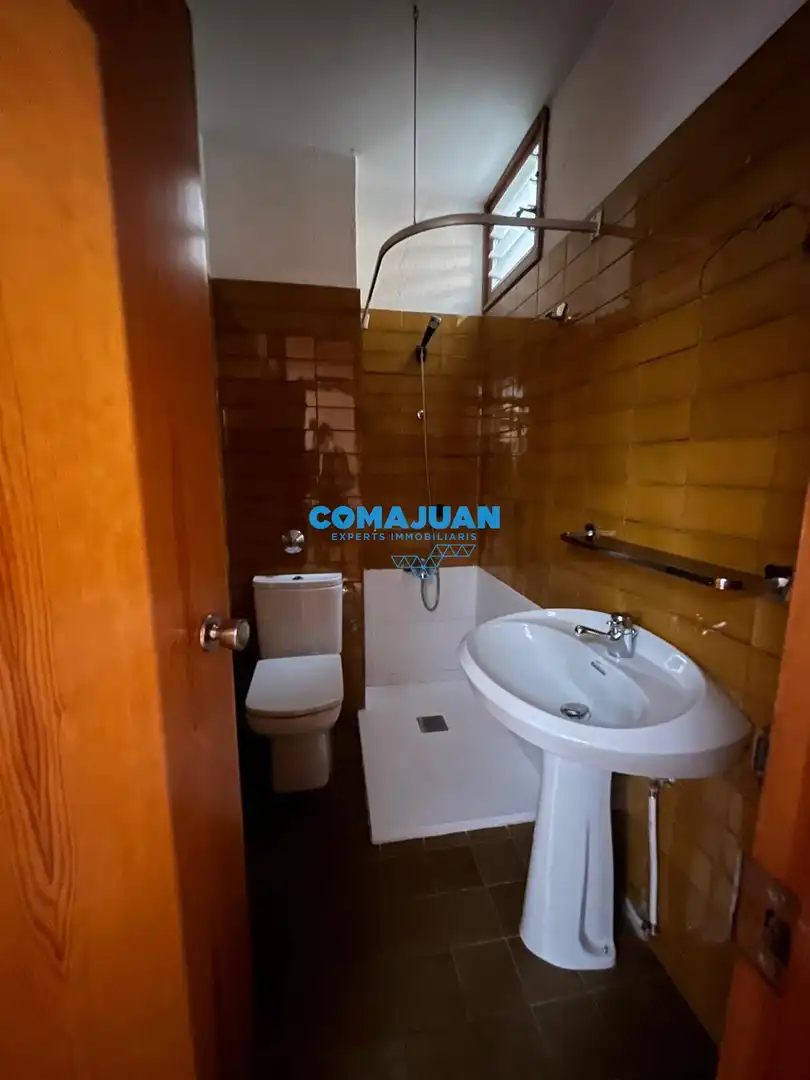 Badezimmer von Country house zum Verkauf in Mataró mit Klimaanlage, Heizung und Terrasse