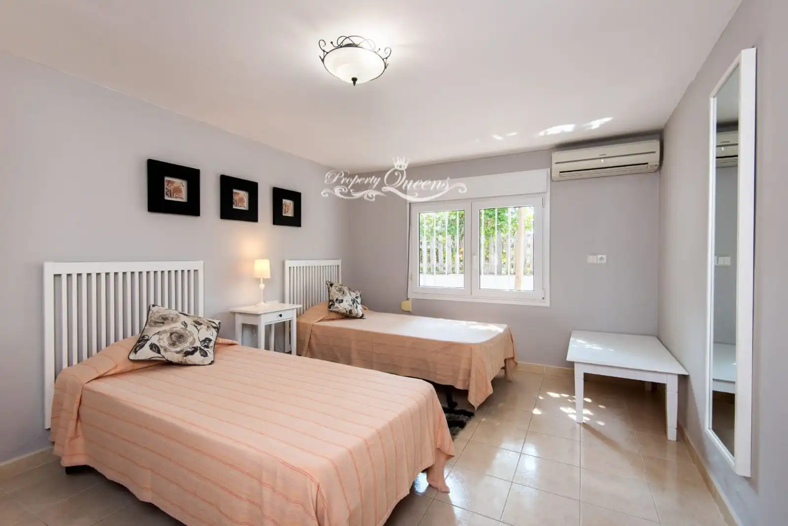 Dormitori de Casa o xalet de lloguer en Marbella amb Aire condicionat, Terrassa i Piscina